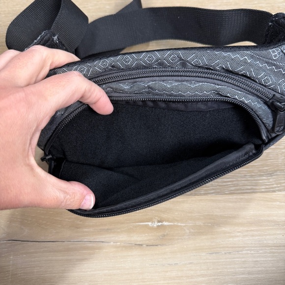 Dakine Gray and Black Patterned Hip Pack/Belt Bag with Adjustable Strap - Picture 3 of 7